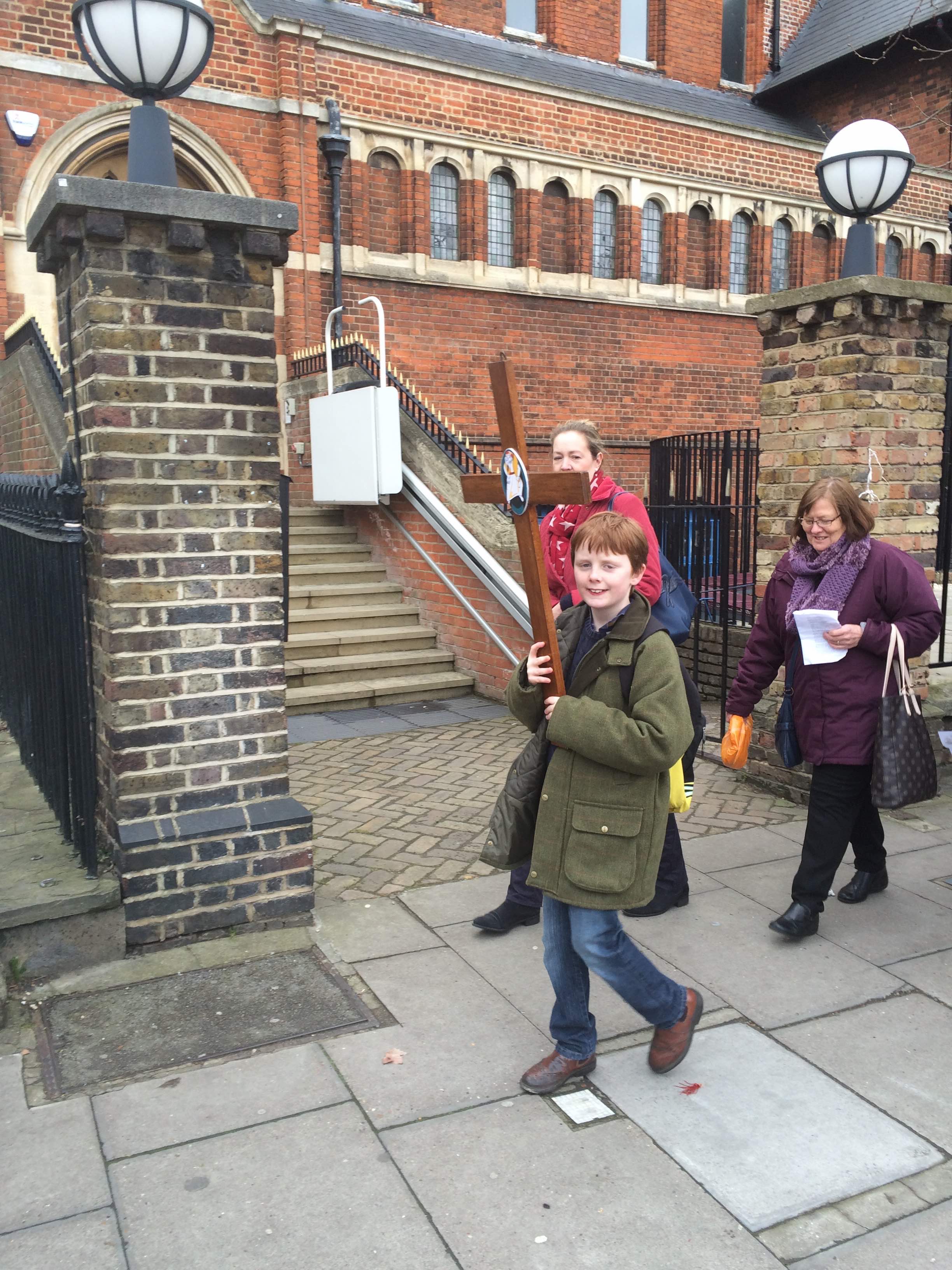 walk to cathedral 234