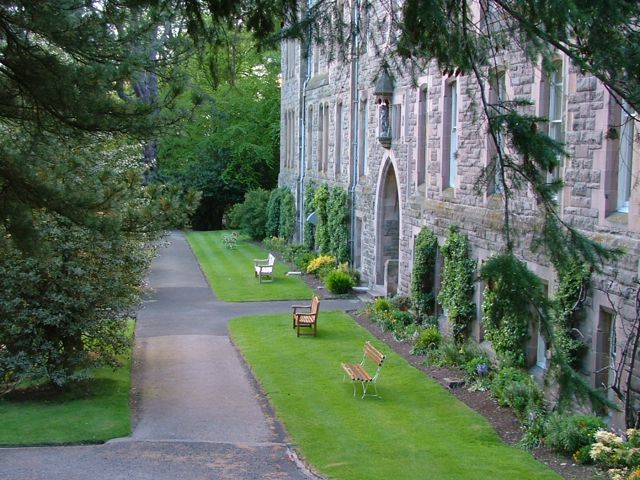 kinnoull gardens2